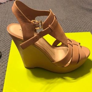 Gianni Bini wedges size 8